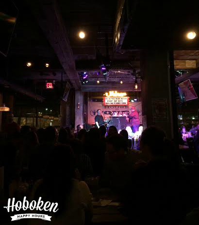 hoq_dueling pianos live