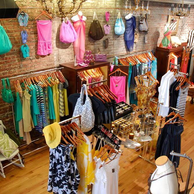 shopping-tias-place-jersey-city-hoboken-girl