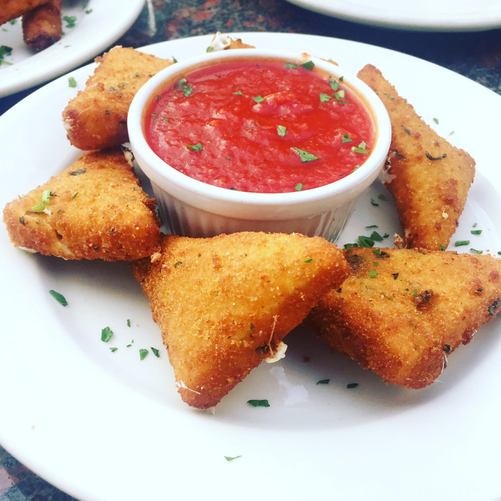 johns-pizzeria-jersey-city-mozzarella