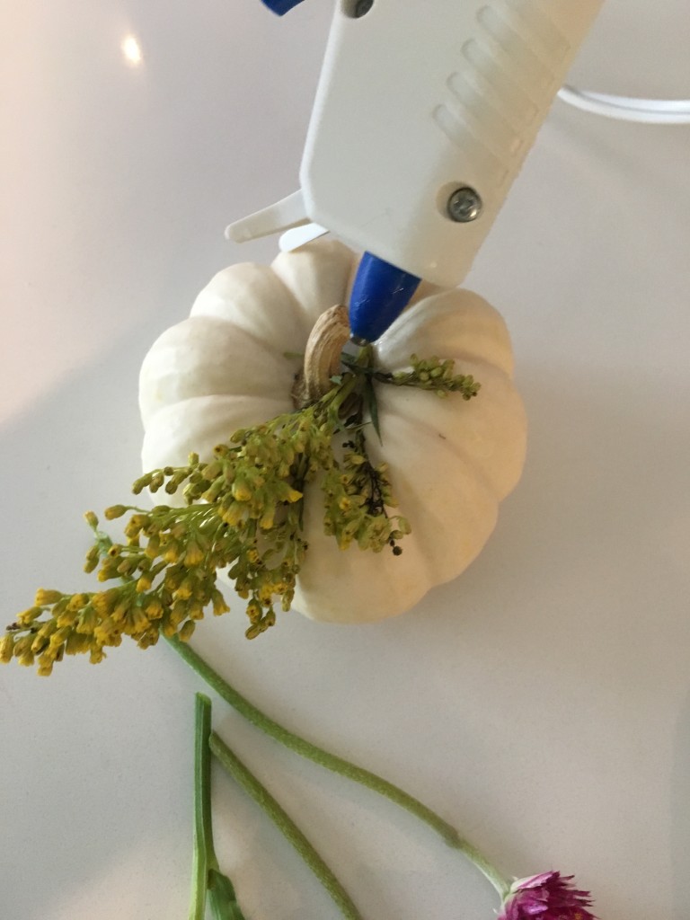 pumpkin-diy-hot-glue