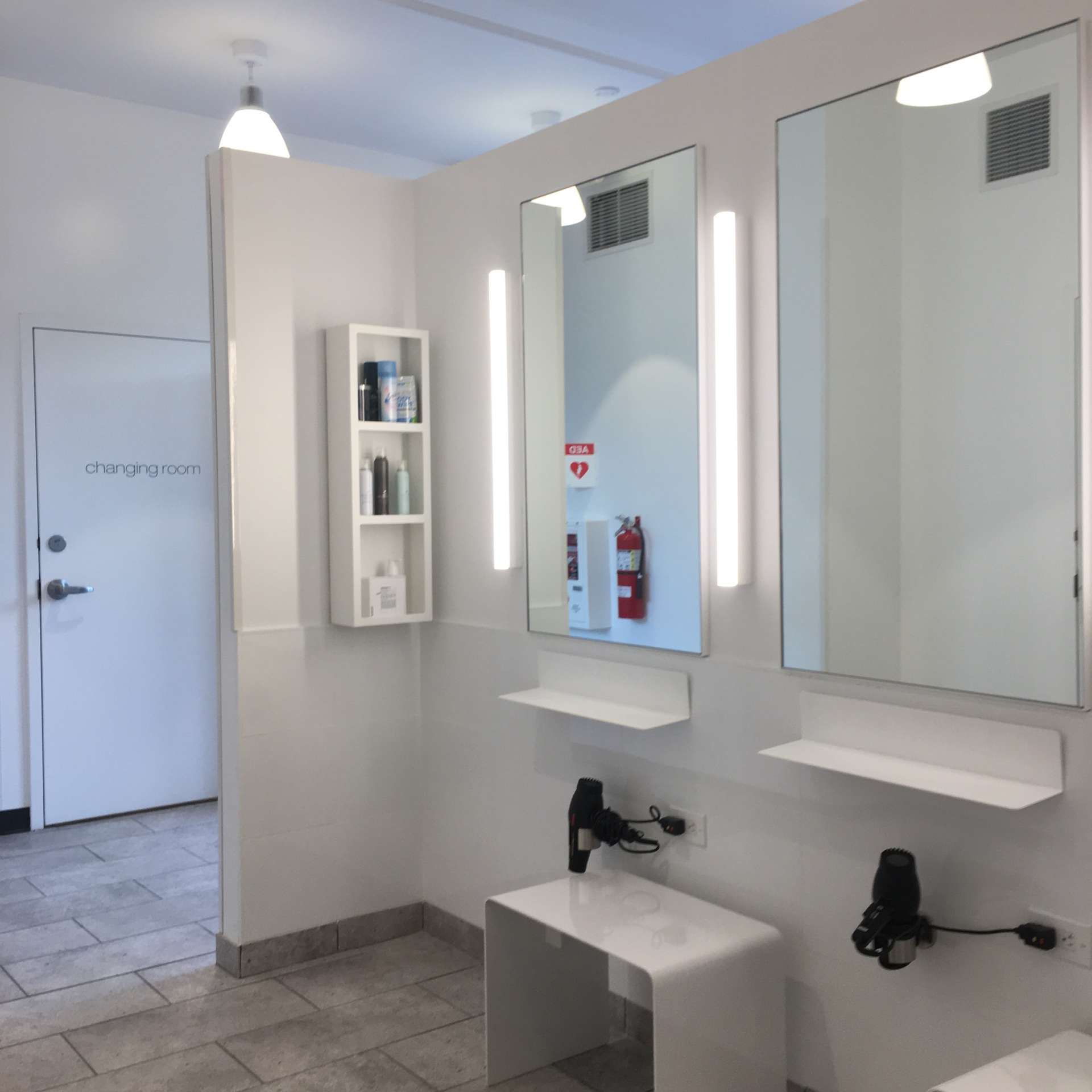 SoulCycle-Hoboken-HBKN-Fitness-Class-Opening-Day-Changing-Area-Bathroom-Genna-Rossi