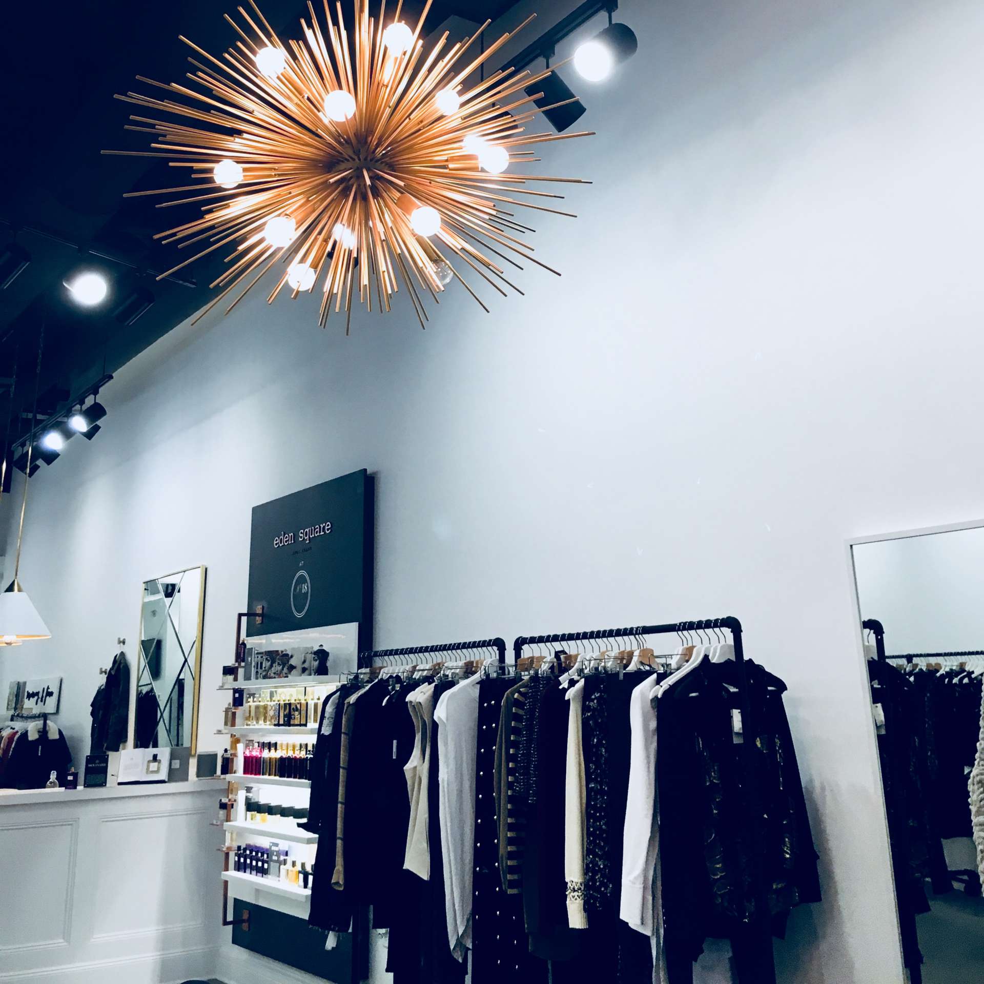 No.18-Boutique-Wellness-Shopping-Local-Entrance-Lighting-Genna-Rossi