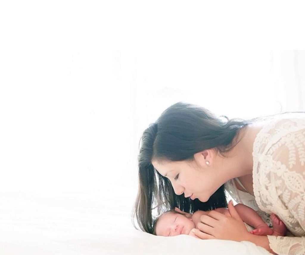 newborn photographer hoboken and jersey city poppey and posey