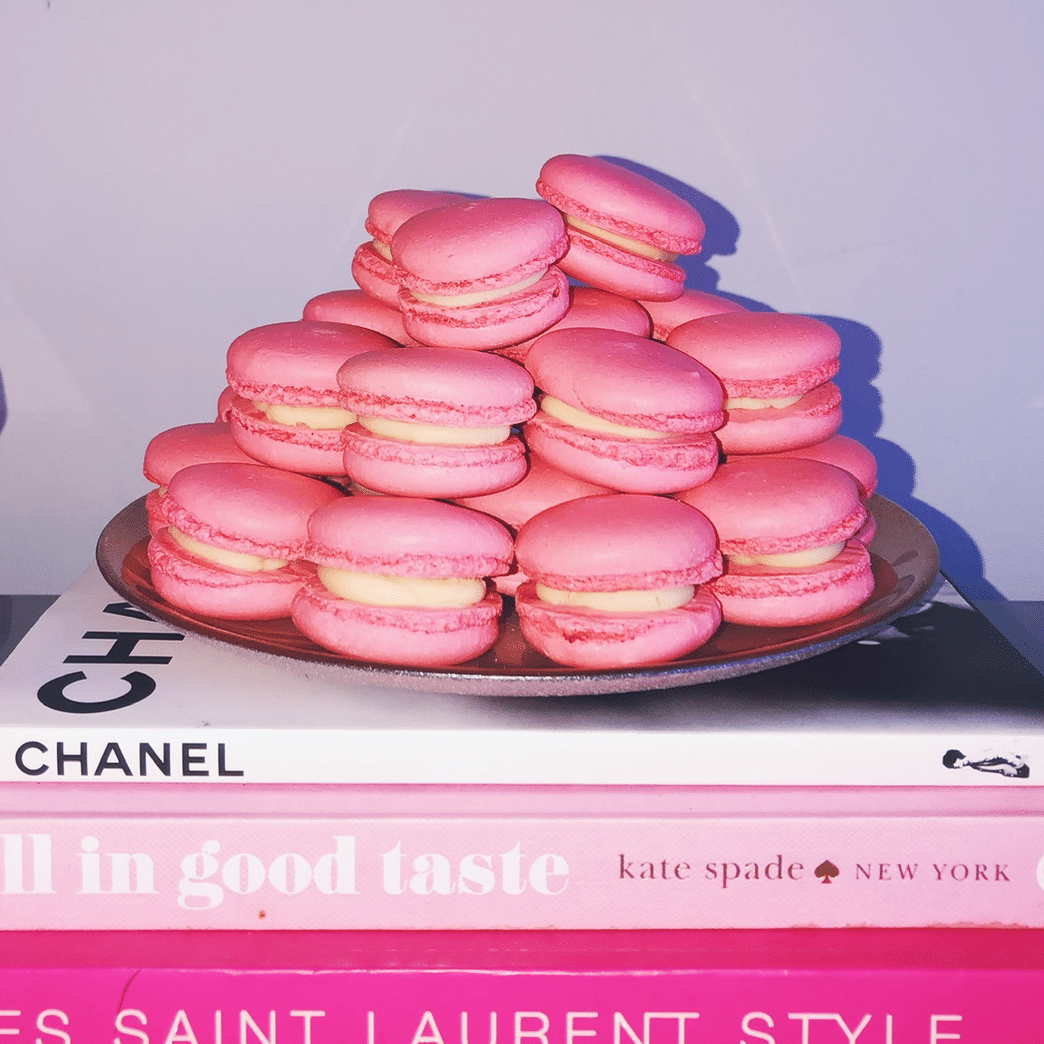 GALENTINES MACARONS