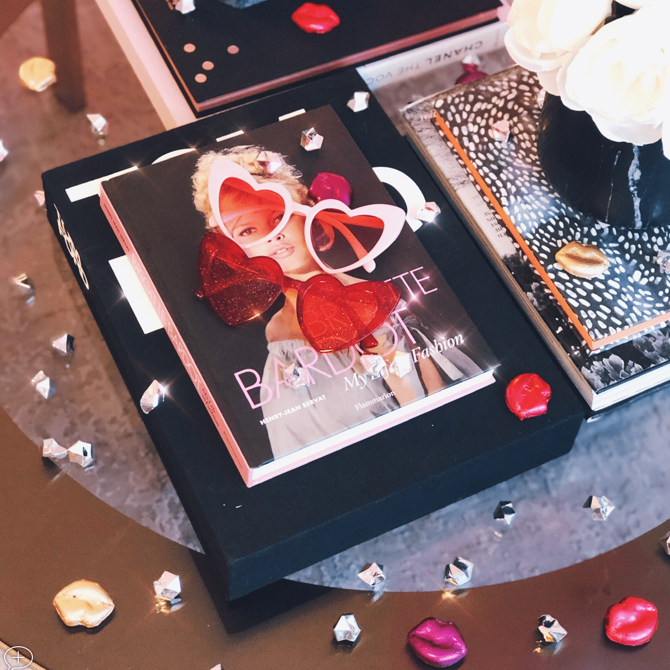 Galentines decor 1