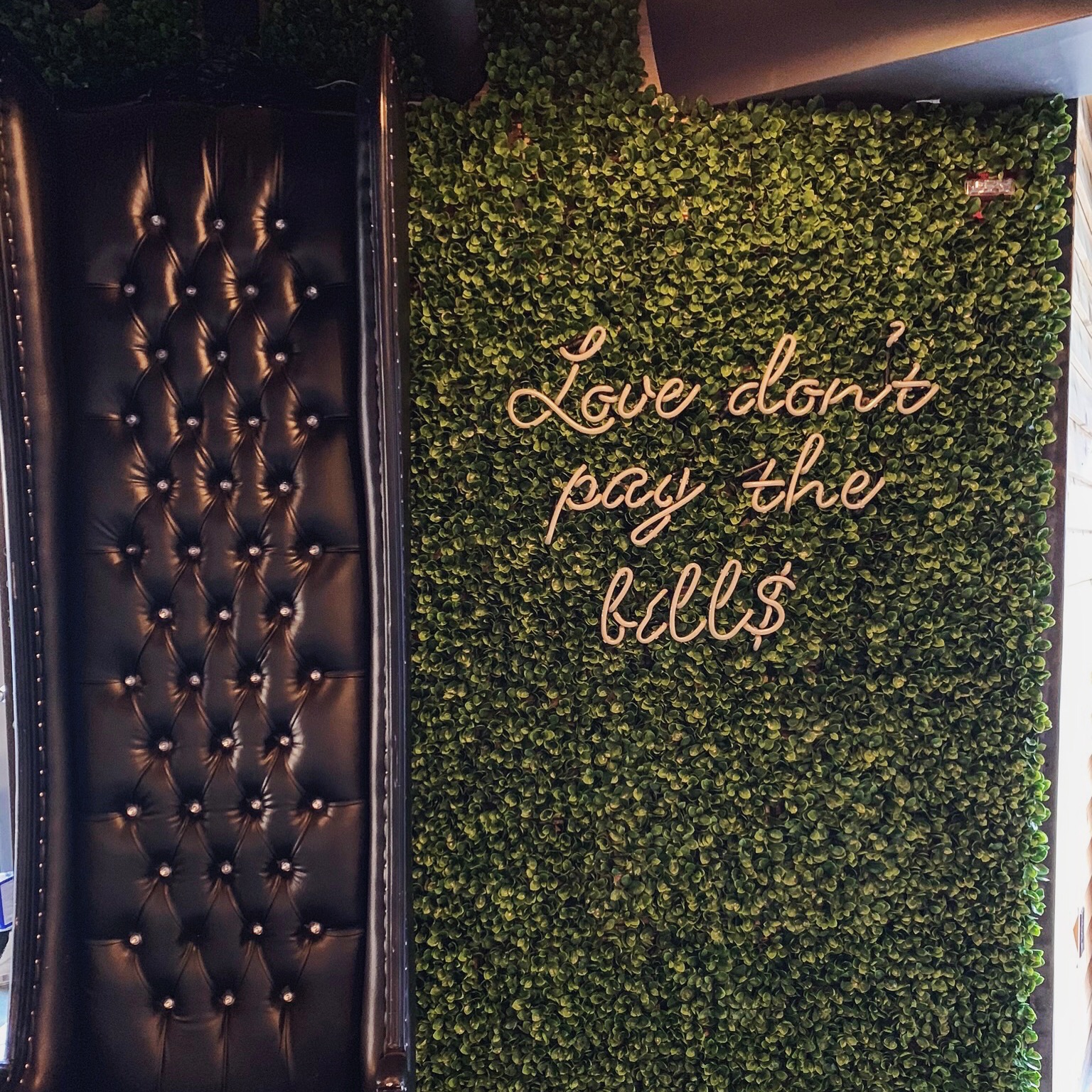 prive wall
