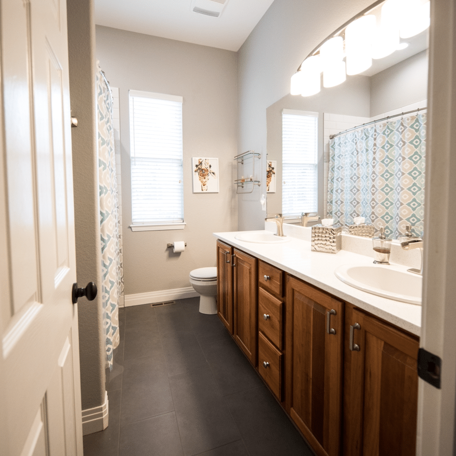 bathroom organizing