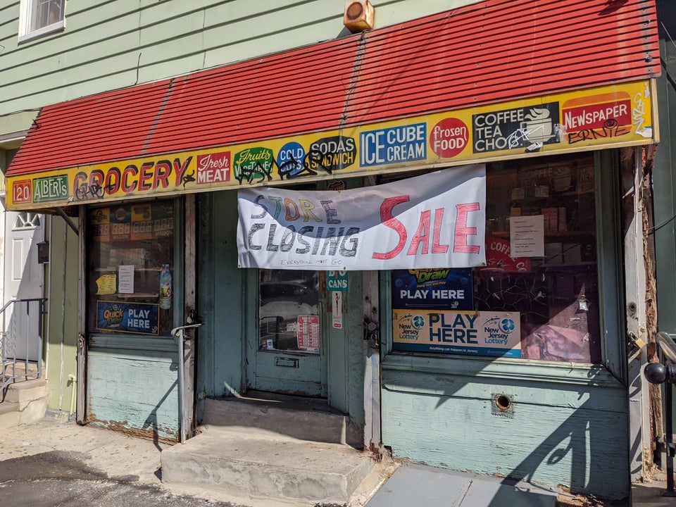 alberts jersey city closing