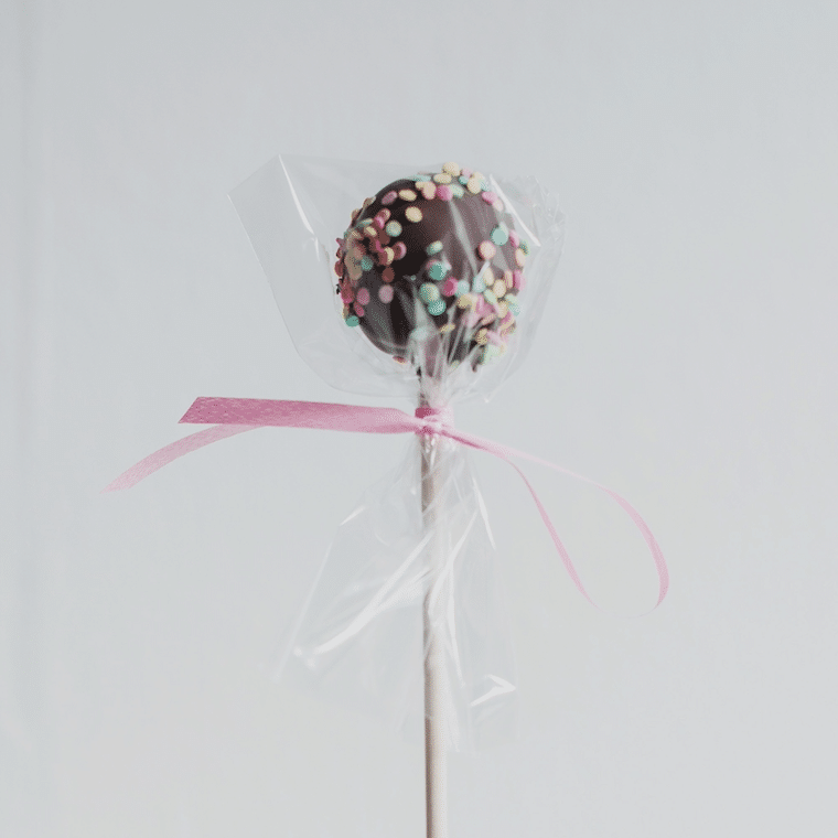 cake pop baked goods at home