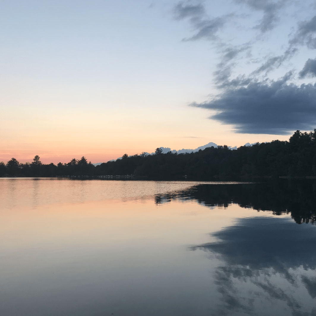lake naomi travel