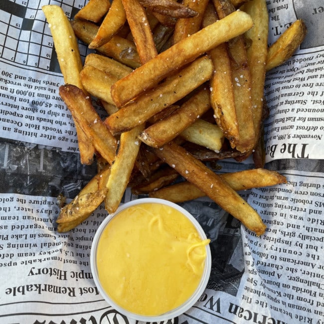 finnegans pub cheese fries