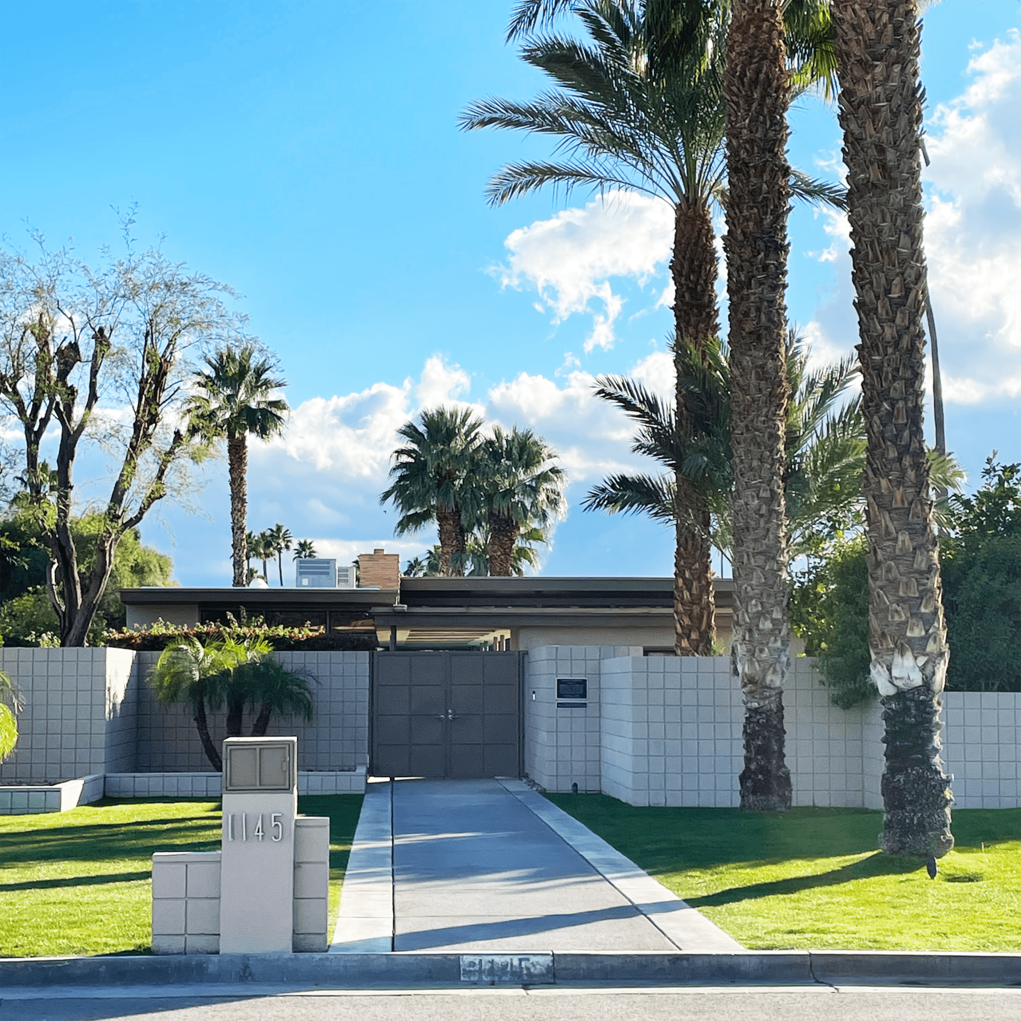 frank sinatra house Palm Springs