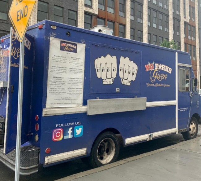 no forks given food truck