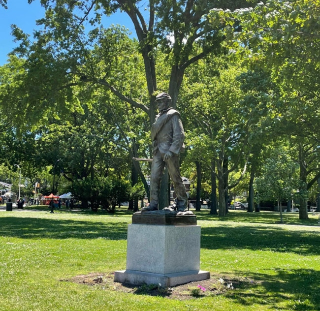 lincoln park jersey city statue