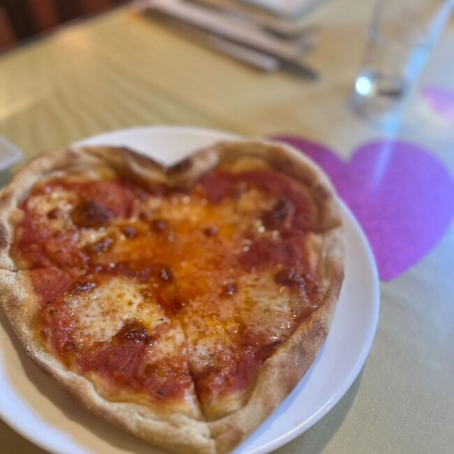 heart shaped pizza hoboken jersey city leo grandevouus