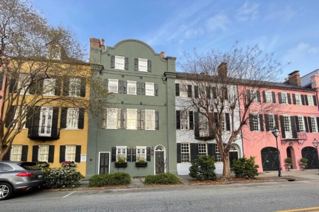 Rainbow Row homes in Charleston