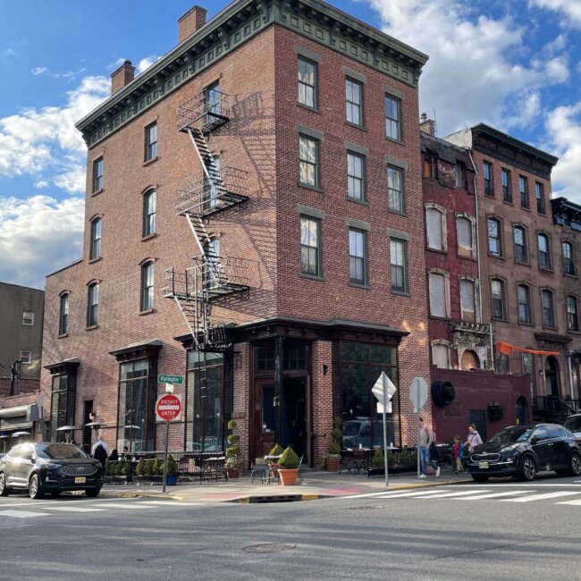 things to do paulus hook jersey city light horse tavern
