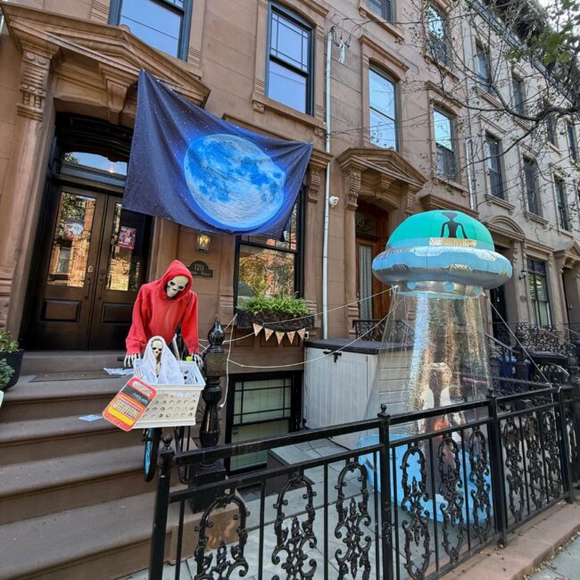 et hoboken halloween display