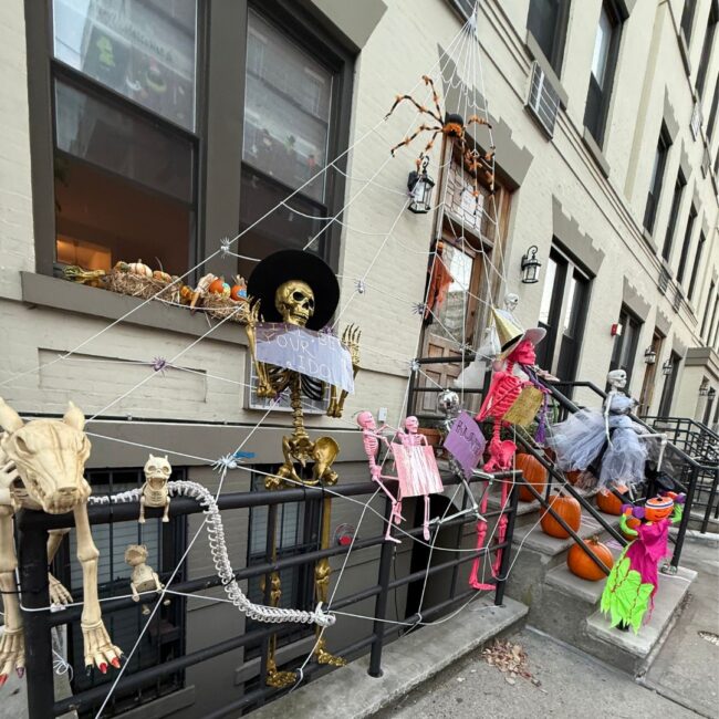 k-pop demon hunters hoboken halloween display