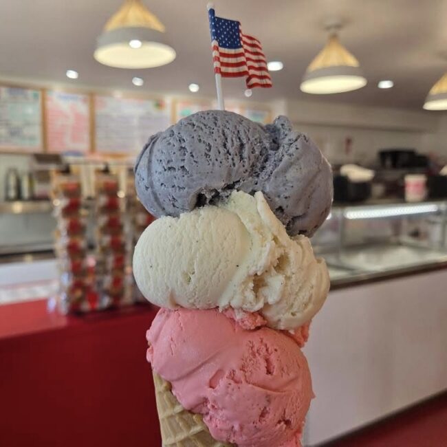 a la mode ice cream parlor
