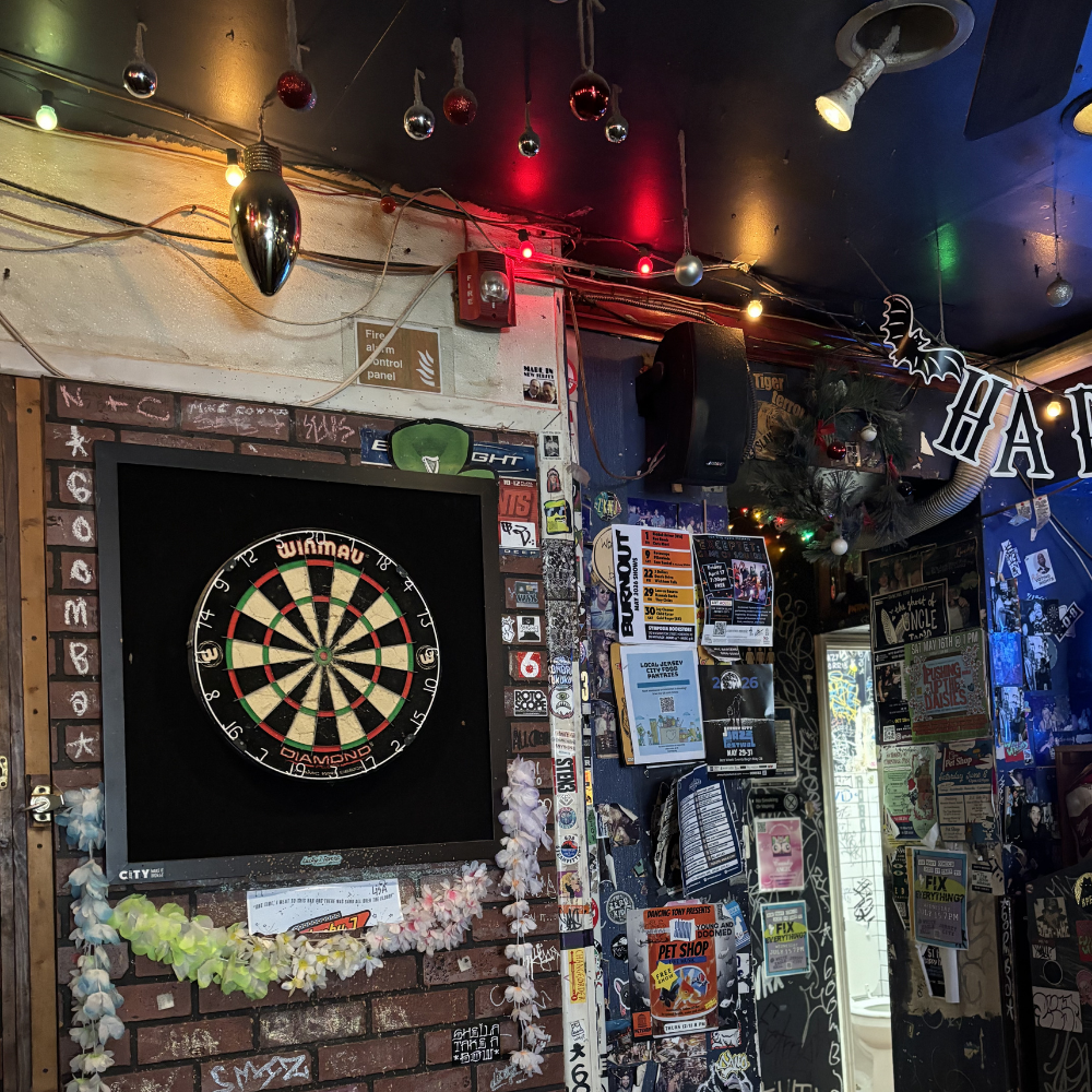 lucky 7 tavern